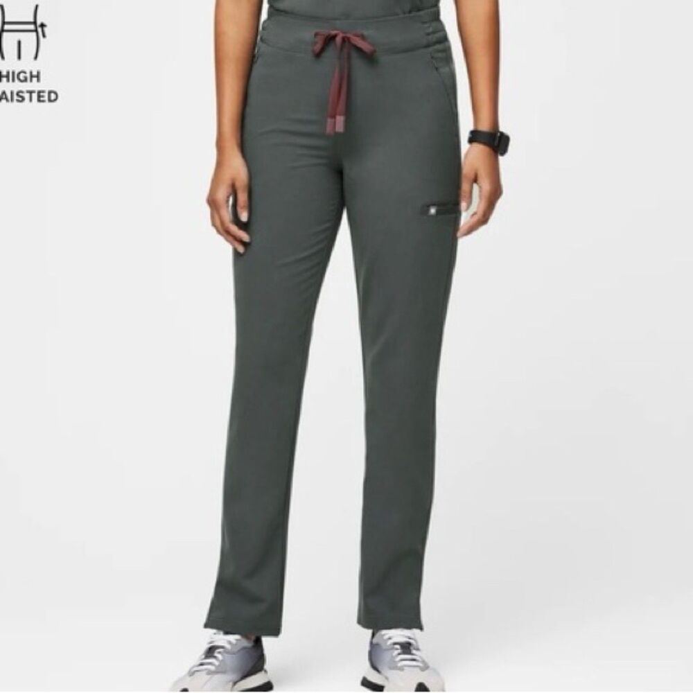 FIGS Kade Cargo Scrub Pants in Bonsai